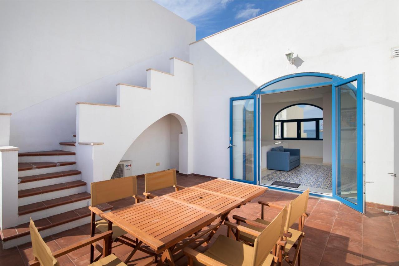 Holiday home Chic, Stylish Traditional Townhouse With Terrace - *
